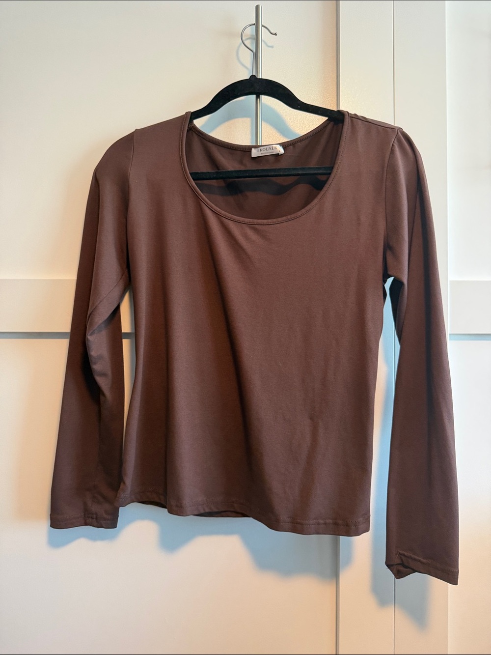 Classic Scoop Neck Long-Sleeve Top in Brown